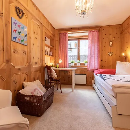 Chasa Vi アパート